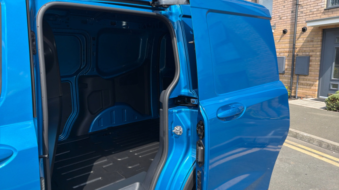 Ford Transit Courier Diesel 1.5 EcoBlue Limited Van - Image 5